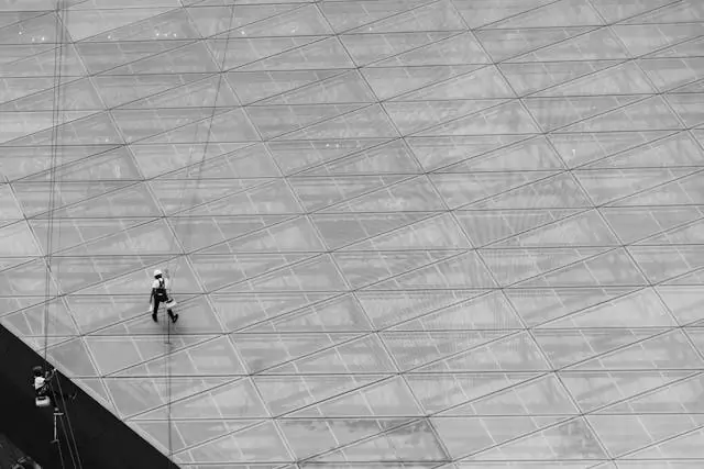 rope access man working sydney
