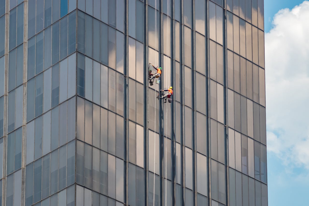 Common Rope Access Applications in Urban Areas