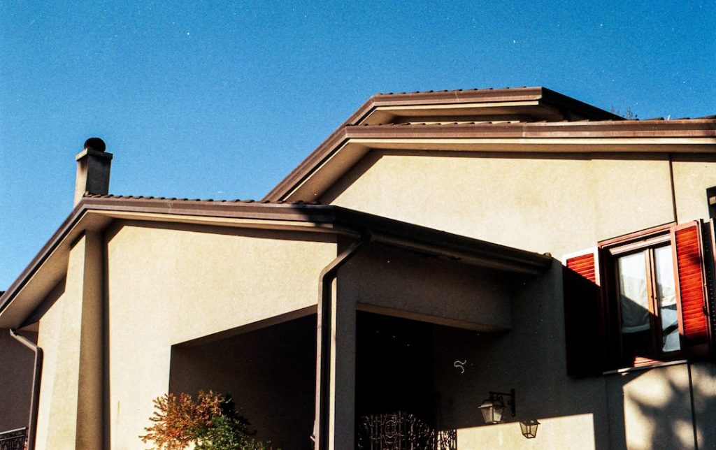 The Importance of Regular Gutter Cleaning for High-Rise Buildings