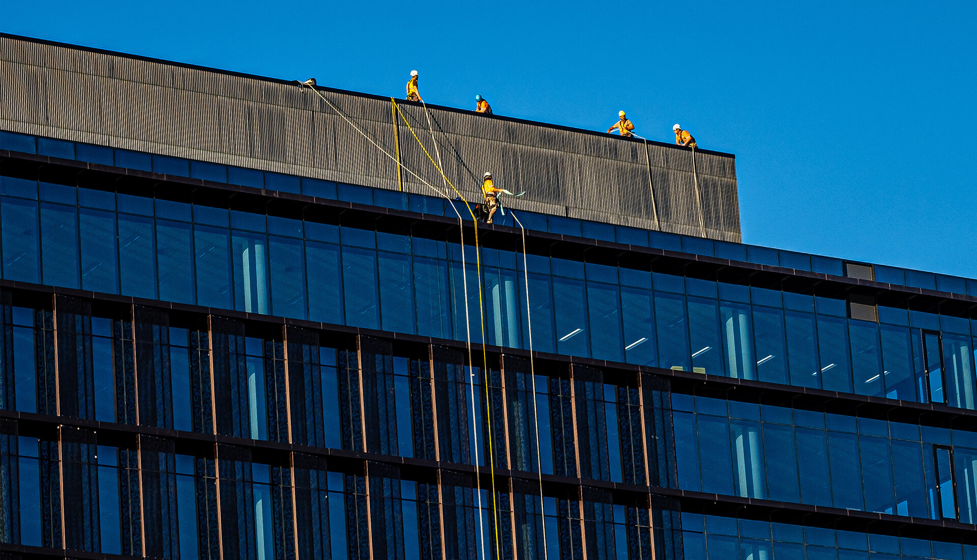 Why Rope Access is Needed for High Rise Window Cleaning